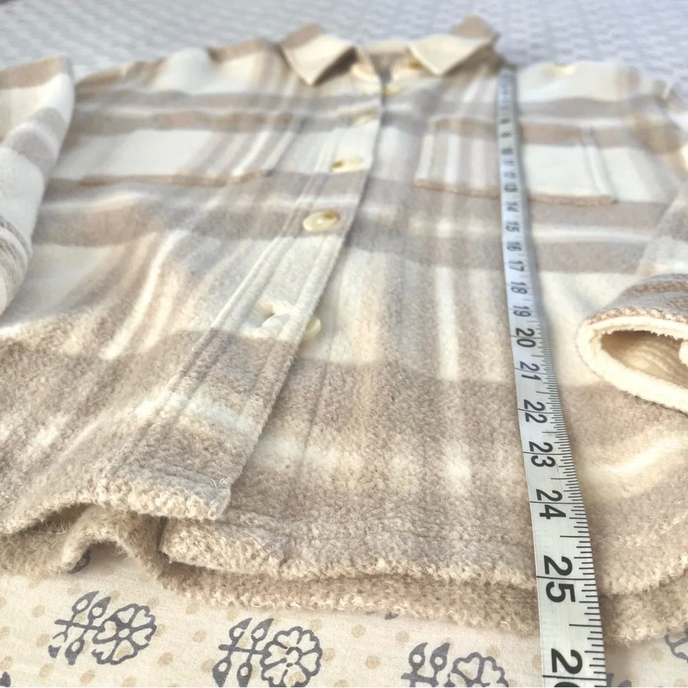 AE American Eagle Fleece Plaid Shacket Beige S - Picture 9 of 9